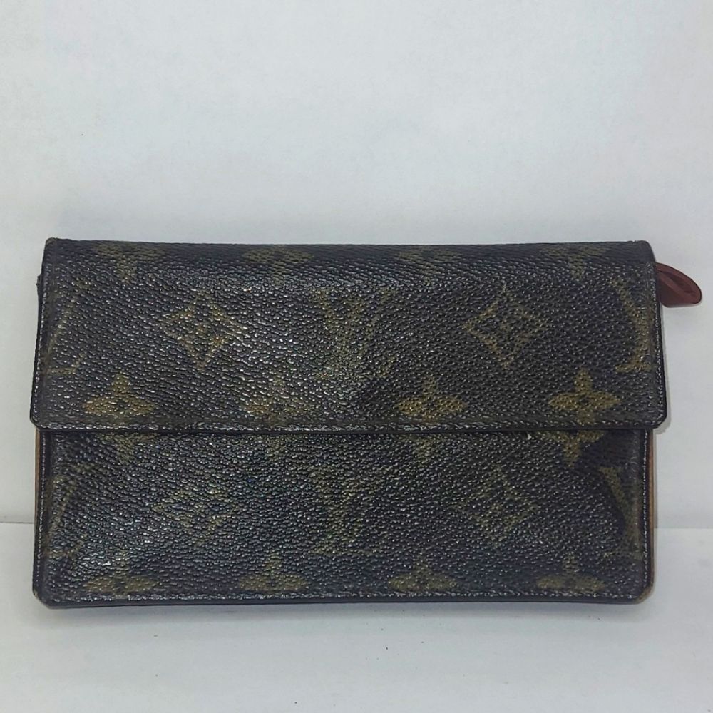 Authentic Louis Vuitton Monogram Wallet